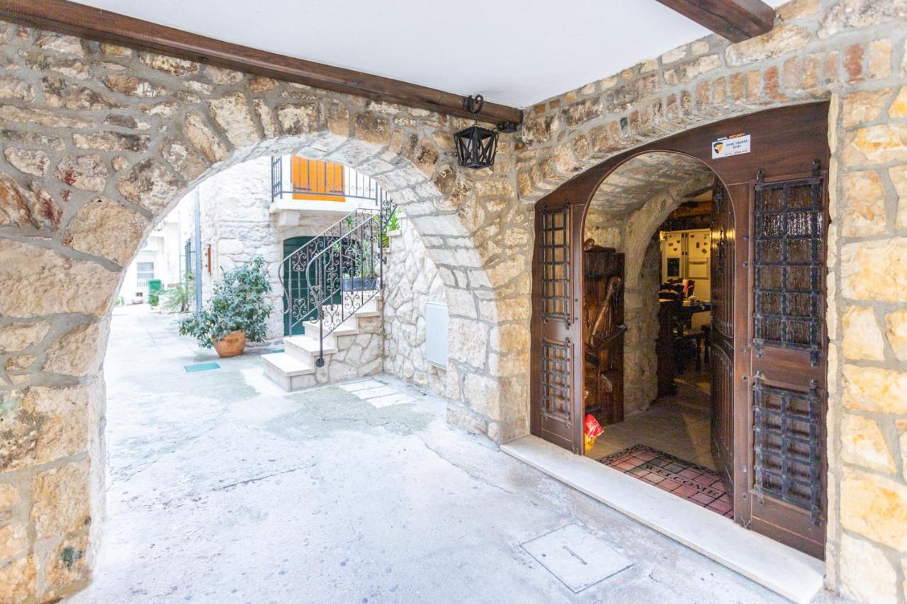 Appartamento Stone House Srida Baška Voda Esterno foto