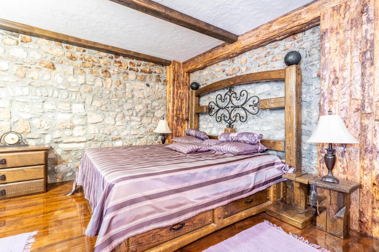 Appartamento Stone House Srida Baška Voda Esterno foto