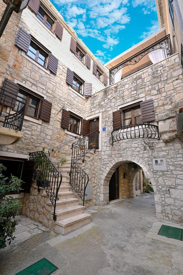 Appartamento Stone House Srida Baška Voda Esterno foto
